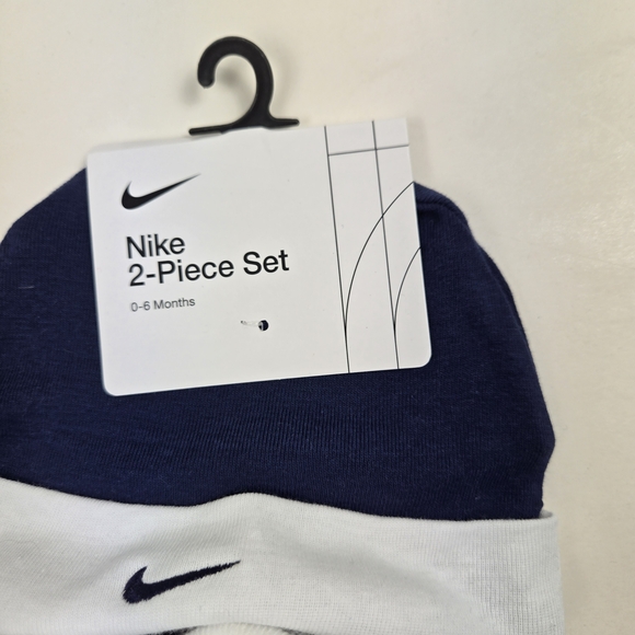 NEW Nike Infant Hat & Booties Set 0- 6 Months: Navy & White - Picture 2 of 4